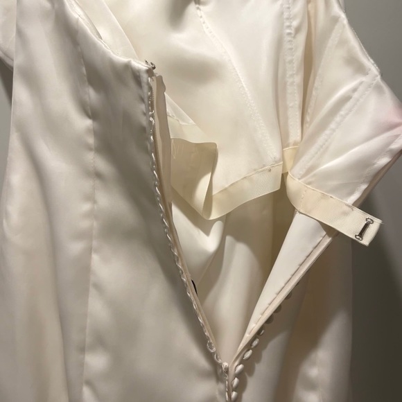 NWT Lazaro wedding gown - Never used - Picture 14 of 17